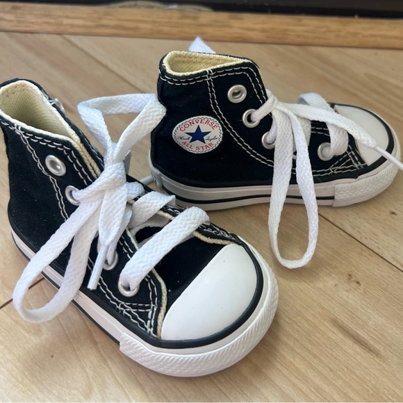 High top black toddler converse - Picture 1 of 4